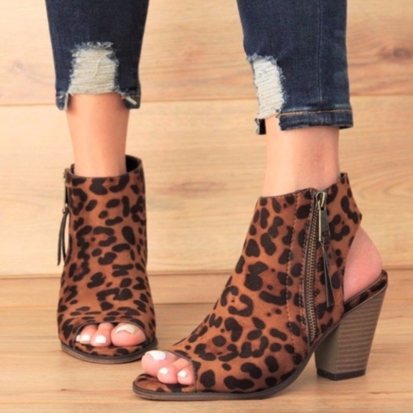 Shoes - BE STUNNING Leopard Print Bootie   